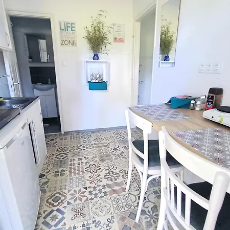 Caesar Apartment