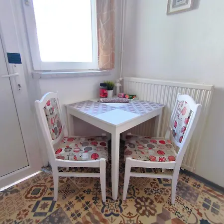 Caesar Apartment *